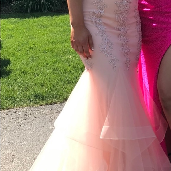 Beautiful dusty pink mermaid style, full bottom prom dress. - Picture 13 of 16